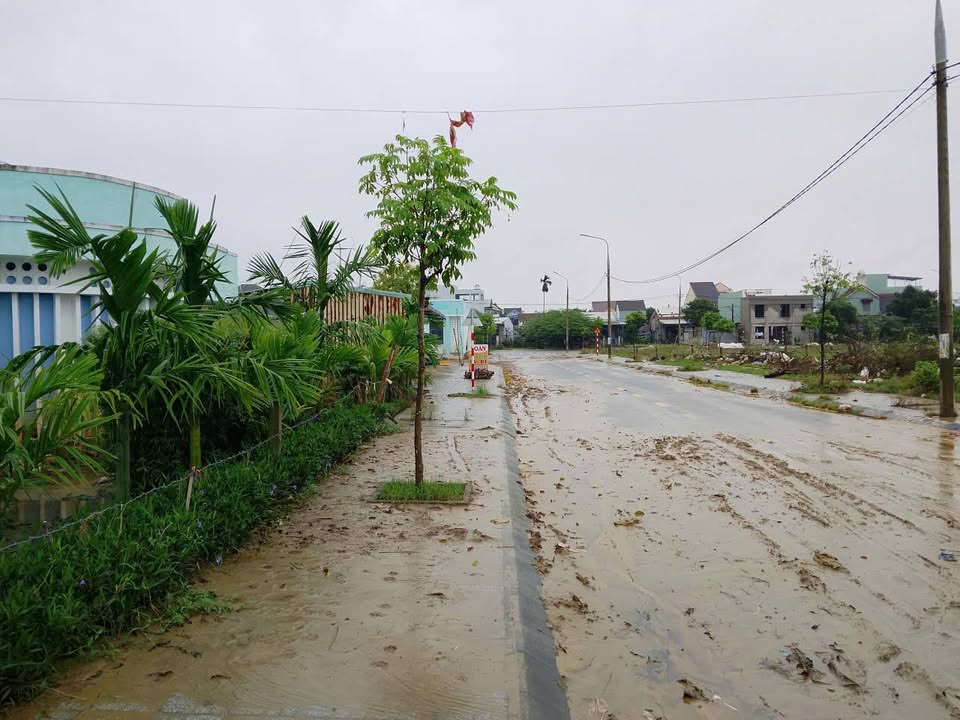 Đất đô thị tại Khu Phố Chợ Đông Cầu Chìm, Thị Trấn Nam Phước 180m² chỉ 2,35 tỷ - Sổ hồng trao tay!