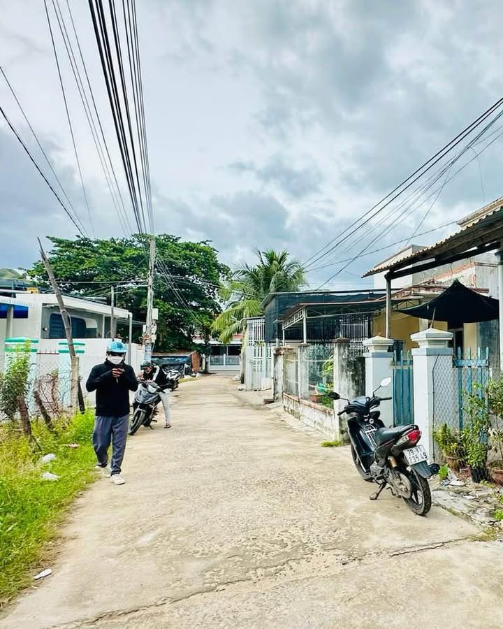 Đất thổ Vạn Hưng 127m² giá 1.2 tỷ - Gần biển, đường ô tô rộng rãi!