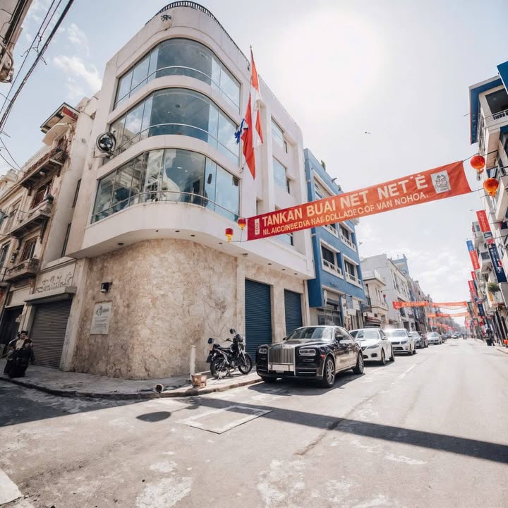 Nhà Lô Góc Mặt Đường Hoàng Quý, Hải Phòng 62m² giá 11.8 tỷ - Thiết kế hiện đại, kinh doanh dễ dàng!