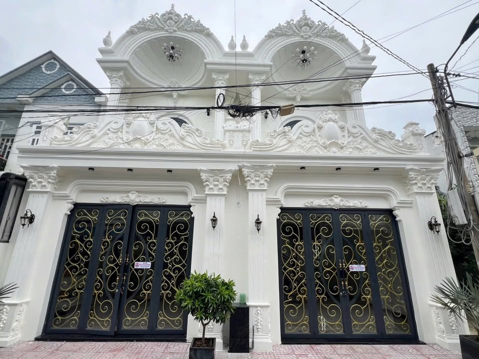 Nhà phố Long Trạch 100m² giá 3.3 tỷ - Phong cách Tân Cổ Điển sang trọng!