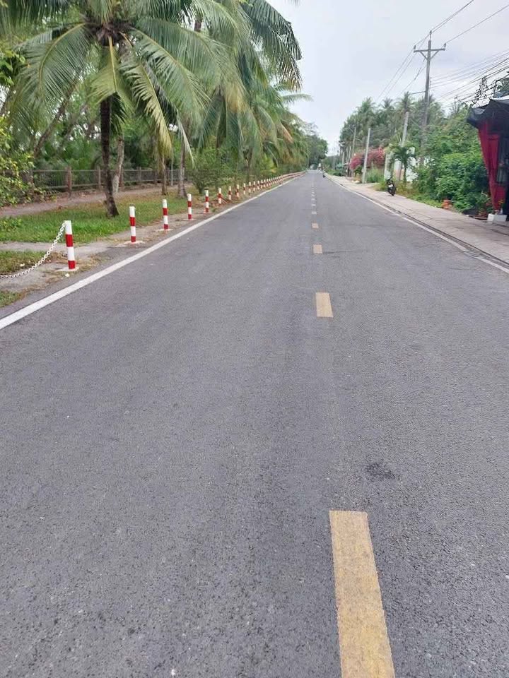 Đất và nhà xưởng Bến Tre 1117m² giá 12.85 tỷ - Đầu tư sinh lời hấp dẫn!