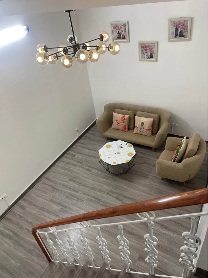 Nhà 2 tầng Ngõ 51 Dư Hàng 30m² giá 1 tỷ - Sổ đỏ chính chủ!