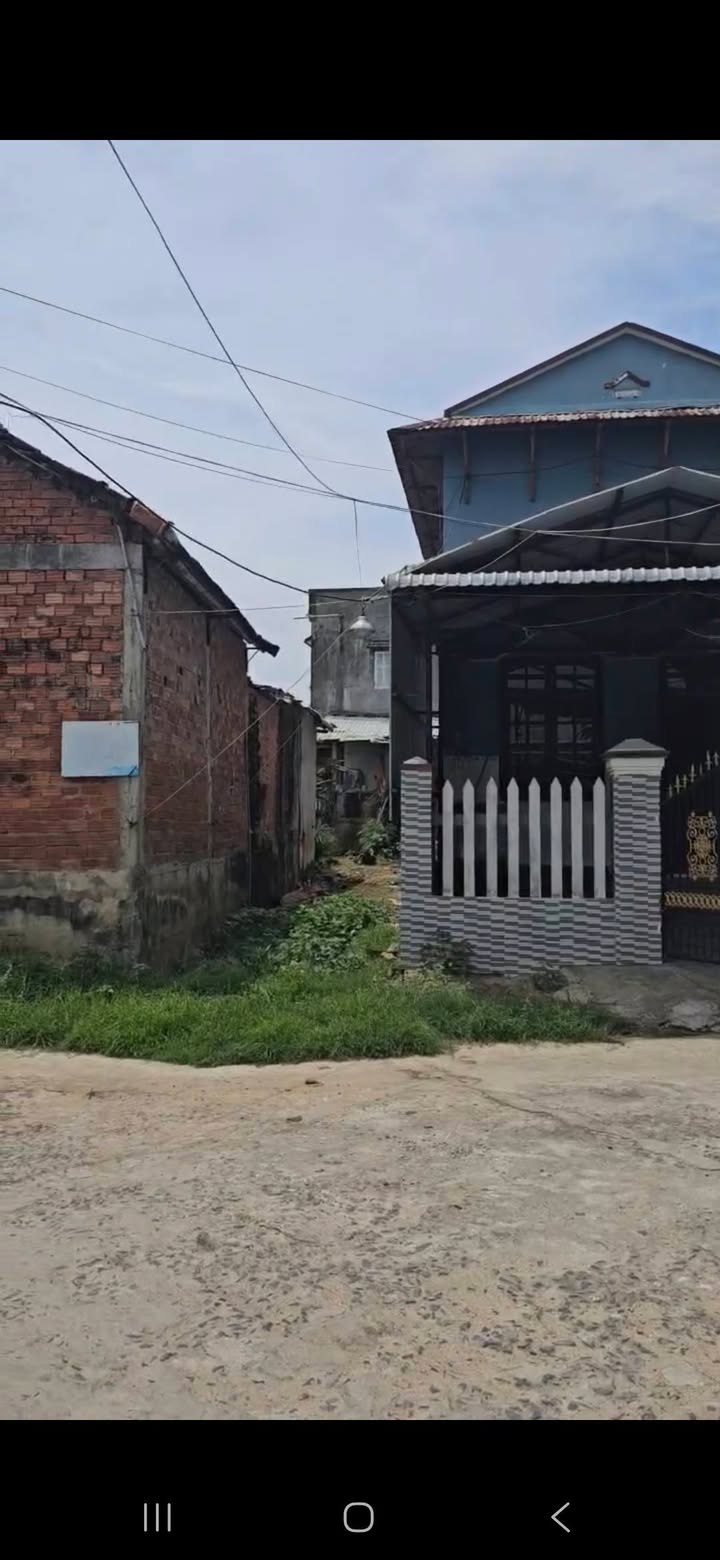 Đất nền Điện Phương 202m² giá 1.6 tỷ - Nhà 2 tầng góc 3 mặt tiền thoáng mát!