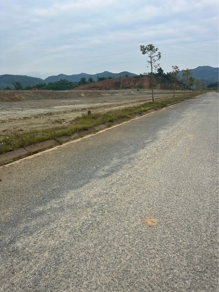 Đất nền Lào Cai 110m² giá 1.5 tỷ - Chính chủ sổ đỏ, thương lượng tốt!