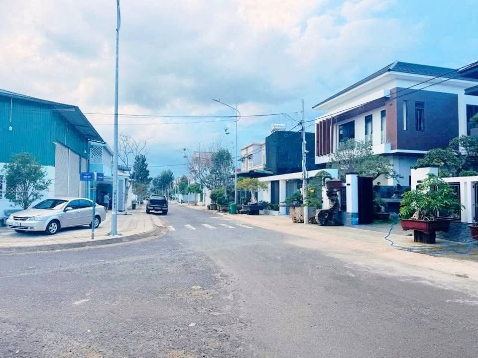 Nhà mới xây 150m² thị trấn Liên Nghĩa giá 5.9 tỷ - Kinh doanh sinh lời ngay!