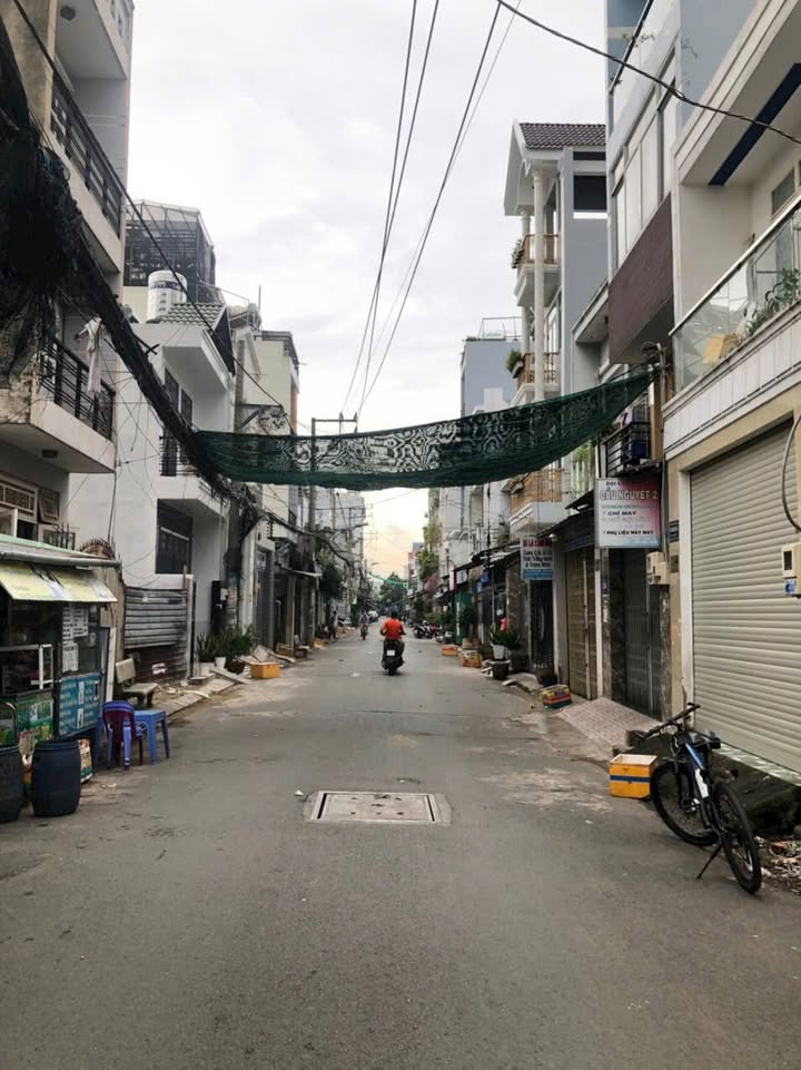 Nhà mặt tiền đường Số 11, Bình Hưng Hoà, 62m² giá 5.9 tỷ - Vị trí kinh doanh đắc địa!