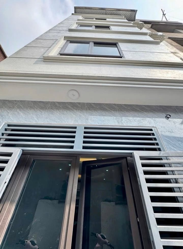 Nhà phố Tây Mỗ 62m² giá 8 tỷ - Ô tô đỗ cổng, full nội thất sang trọng!