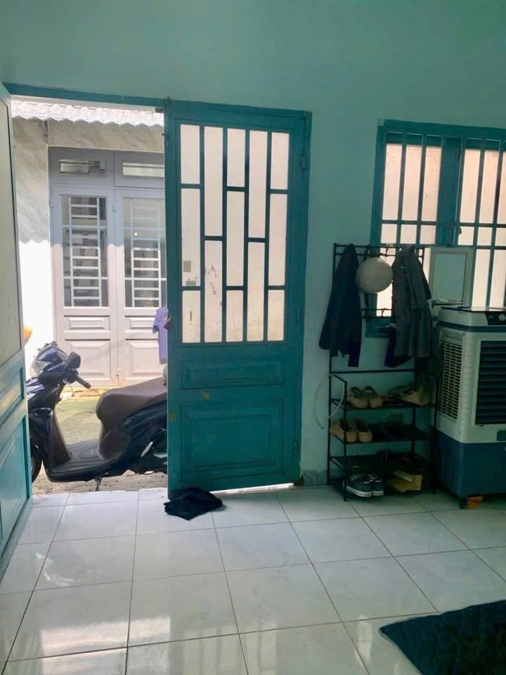 Nhà nhỏ đường TX14, Phường Thới An, 37m² giá 850 triệu - Đường xe hơi vào tận nhà!