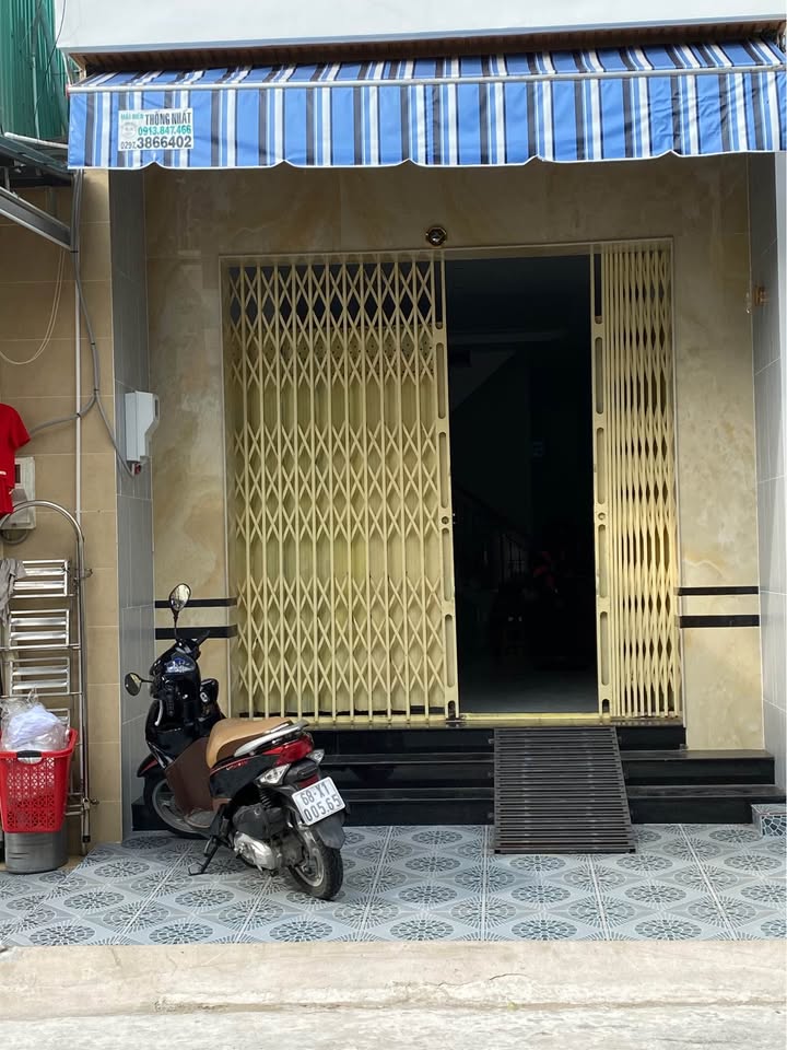 Cho thuê mặt bằng kinh doanh Đường Hàm Nghi, Rạch Giá chỉ 900k/tháng - Cơ hội tuyệt vời cho nhà đầu tư!