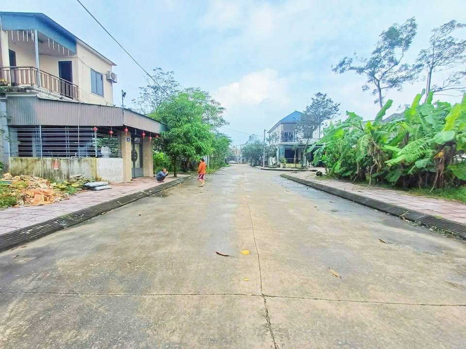 Đất nền TDP 10 Tân Giang, P. Thành Sen, Hà Tĩnh 83,4m² giá 1,4 tỷ - Vị trí đắc địa, giao thông thuận lợi!