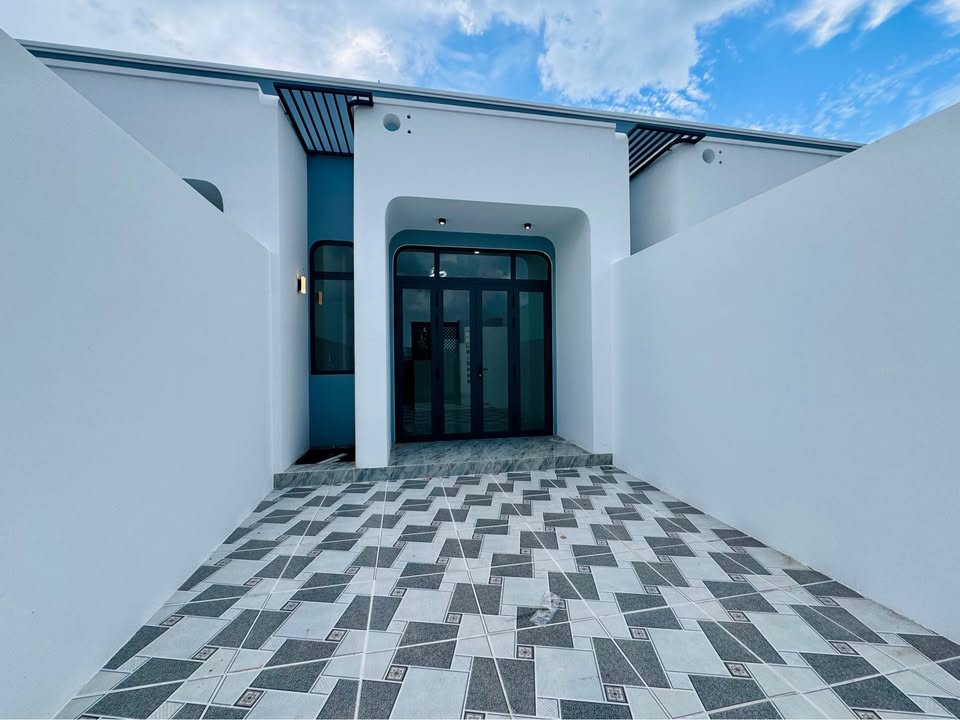 Nhà mới hoàn thiện tại Long Đức, Trà Vinh 94.5m² giá 960 triệu - Sân trước sau rộng rãi!