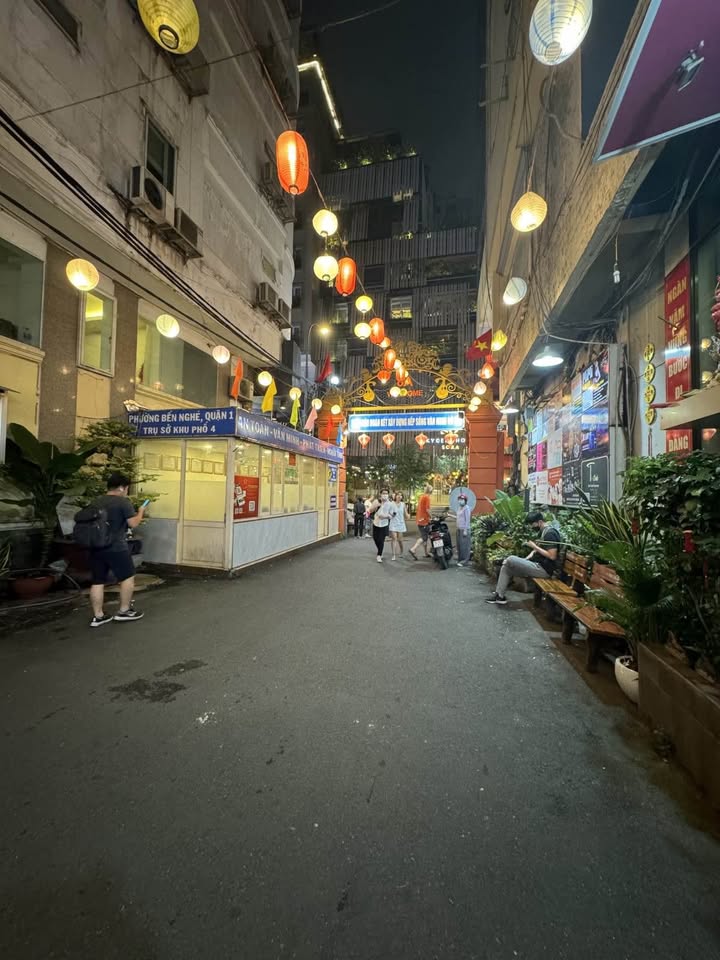 Nhà phố Thái Văn Lung Quận 1 70m² giá thỏa thuận - Không quy hoạch, sổ đỏ chính chủ!