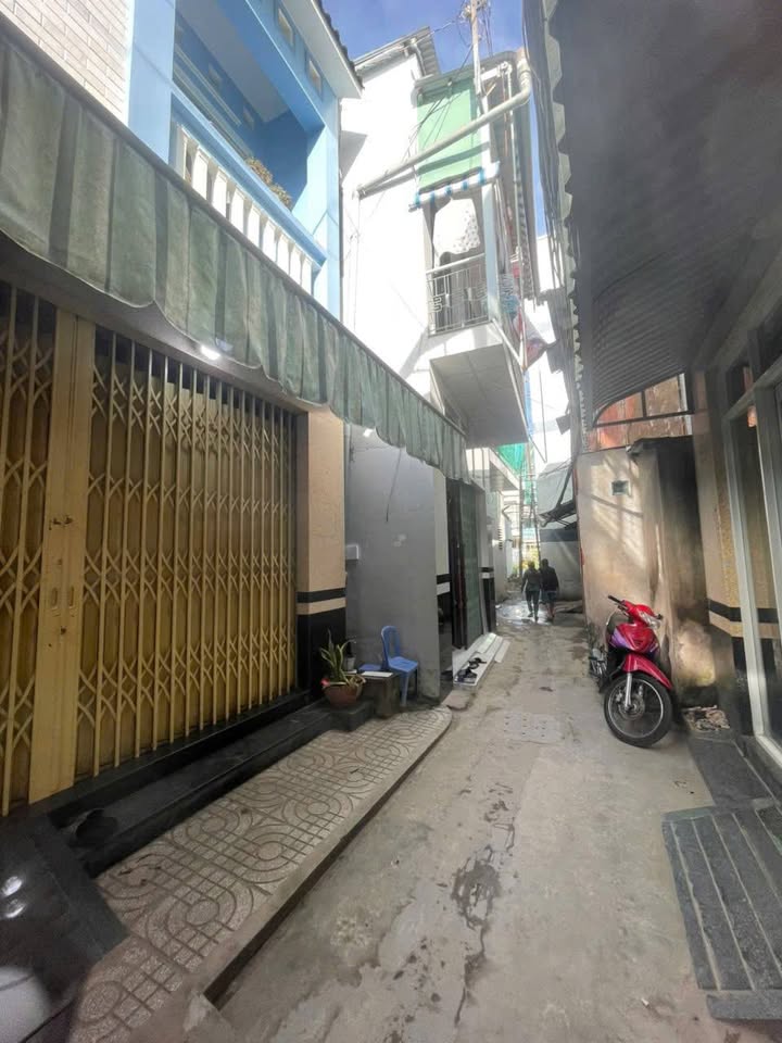 Nhà phố Rạch Cái Sơn, Long Xuyên 30m² giá 900 triệu - Sổ đỏ chính chủ!