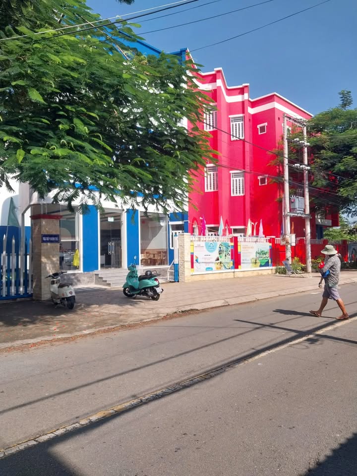 Nhà mặt tiền Thủ Khoa Huân, Gò Công 102m² giá 3.1 tỷ - Cơ hội đầu tư tuyệt vời!