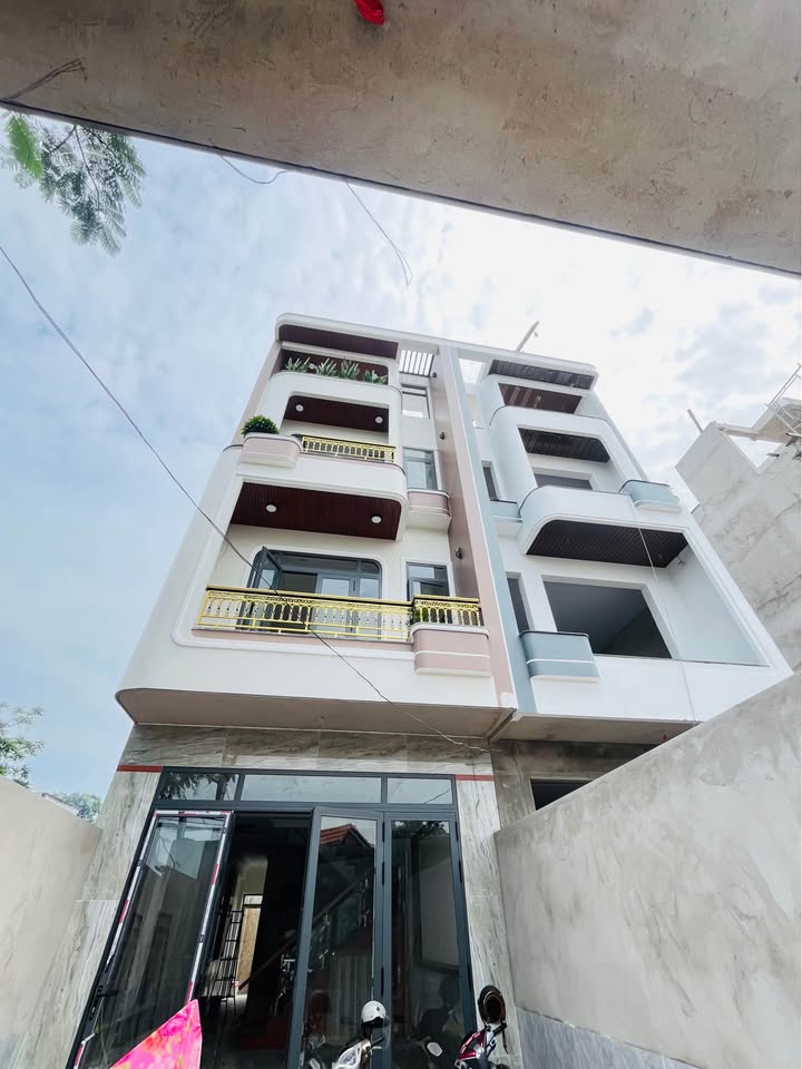 Nhà hoàn công Trần Đúc, 117m² giá 7.5 tỷ - Thiết kế hiện đại, full nội thất!