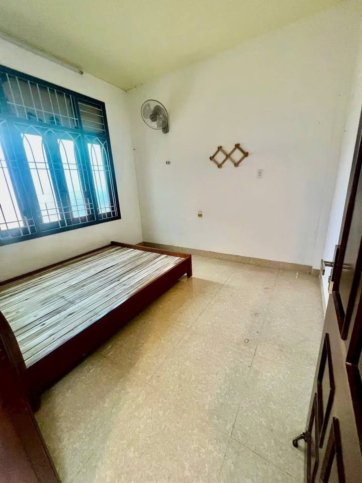 Nhà nguyên căn cho thuê mặt tiền đường Phạm Ngũ Lão 200m² giá 5 triệu - Sẵn sàng vào ở!