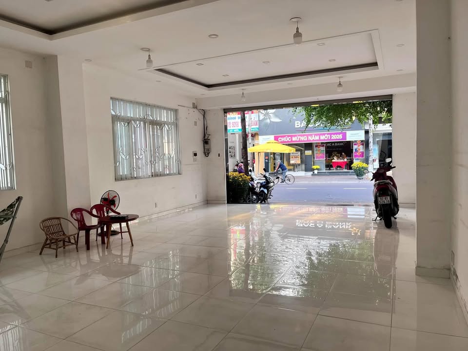 Mặt bằng cho thuê đường Nguyễn Thái Học, 80m² giá 15 triệu - Phù hợp mở cửa hàng, showroom!