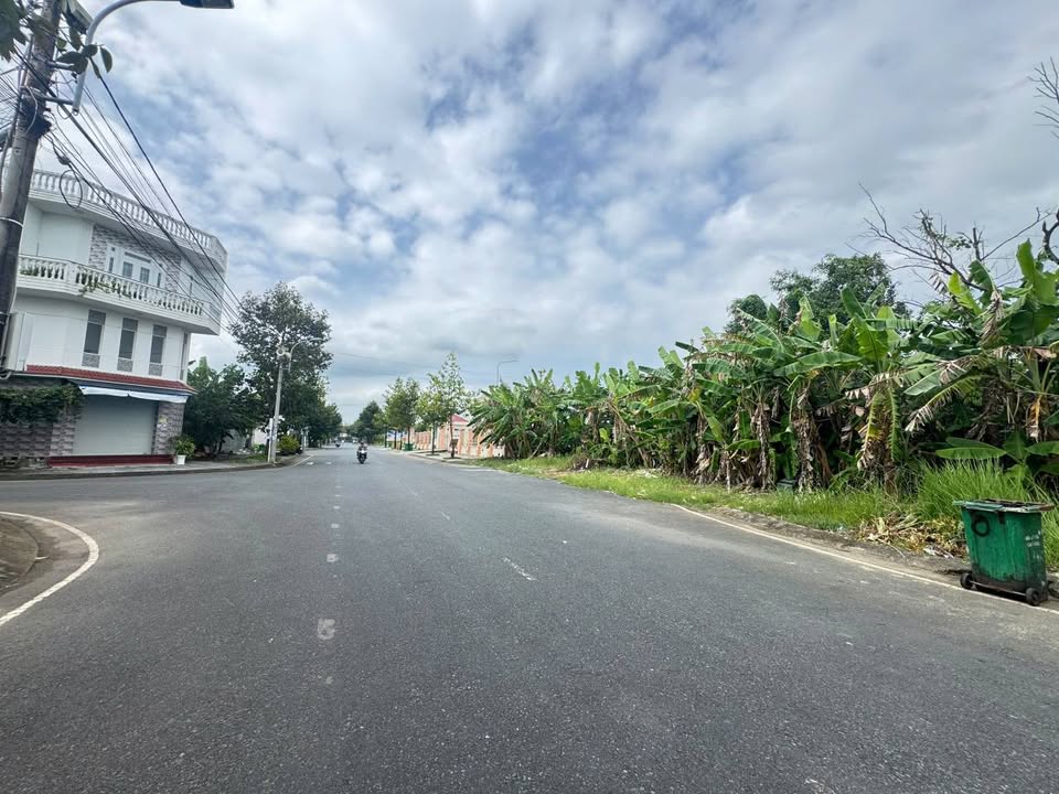 Đất nền Cà Mau 84m² giá chỉ 1.1 tỷ - Sổ hồng chính chủ, vị trí đẹp!