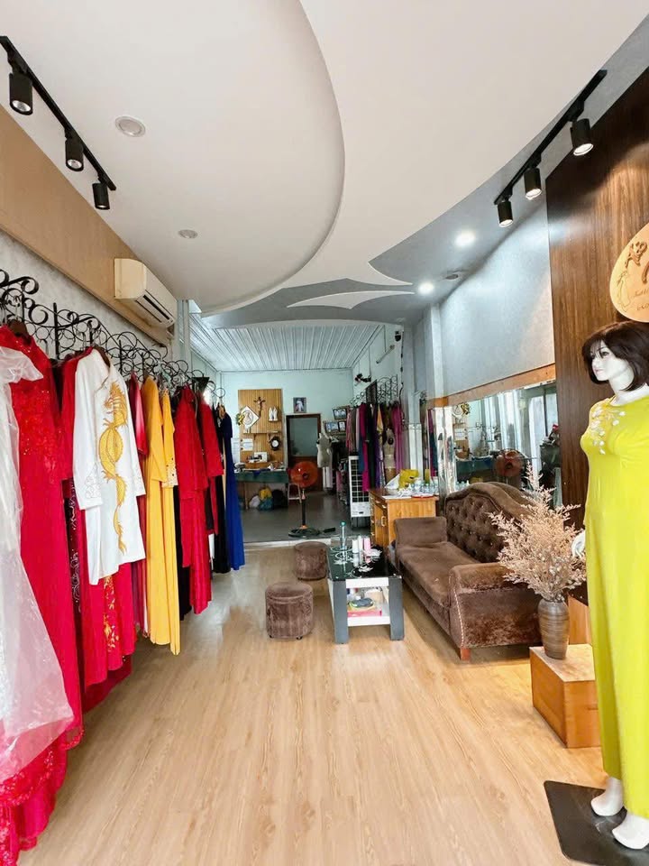 Nhà mặt tiền Biên Hòa 200m² giá 7.6 tỷ - Vị trí kinh doanh đắc địa!