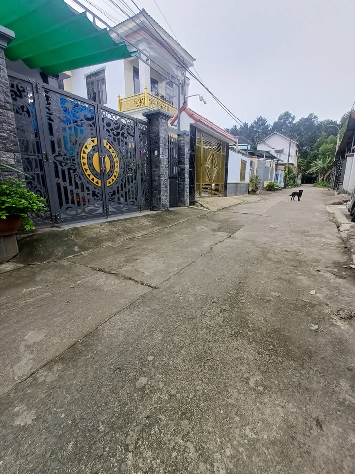 Đất nền Trảng Bom 190m² giá 2.25 tỷ - Vị trí đắc địa, đầy đủ tiện ích!