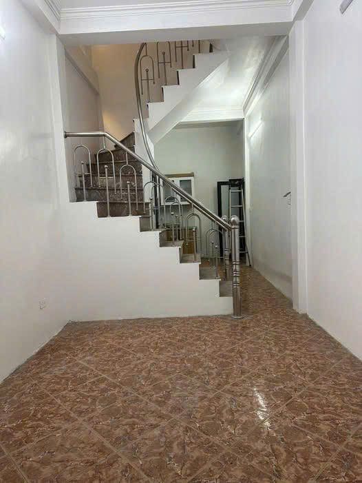 Nhà riêng cho thuê tại ngõ 466 Hoàng Hoa Thám, Ba Đình 30m² chỉ 8.5 triệu - Bàn giao ngay!