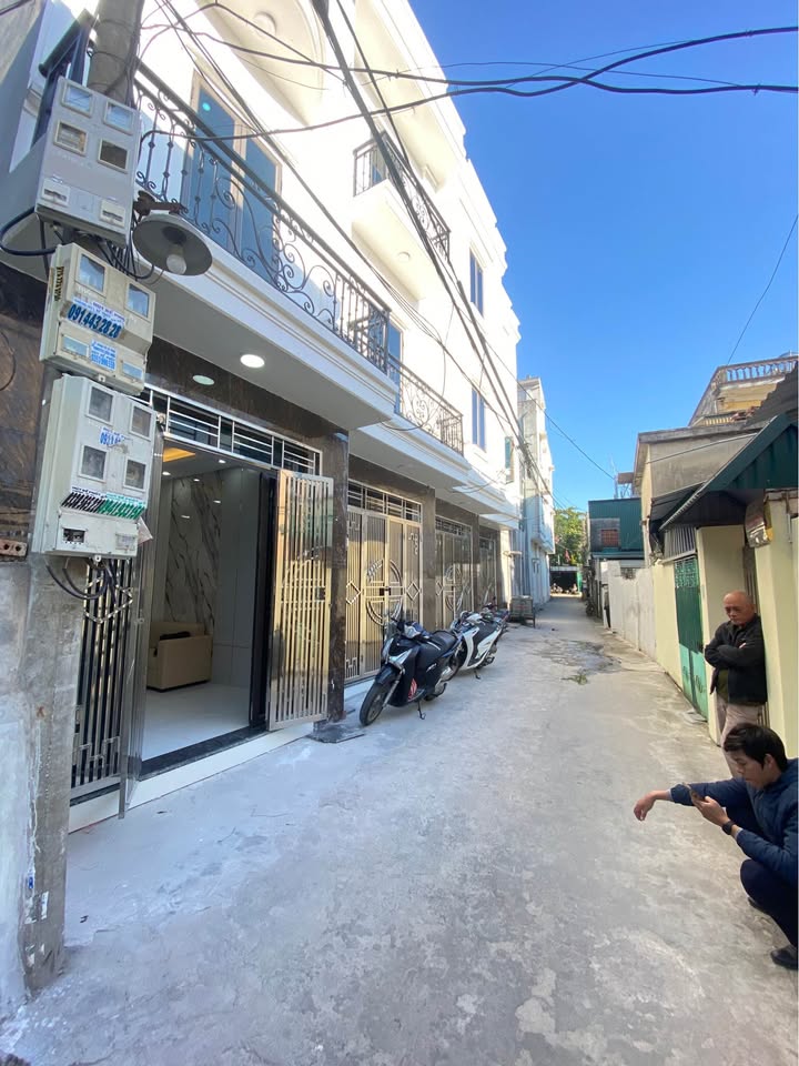 Nhà riêng Trần Lãm 40m² giá 2 tỷ - Ô tô vào tận cửa, tiện ích đầy đủ!