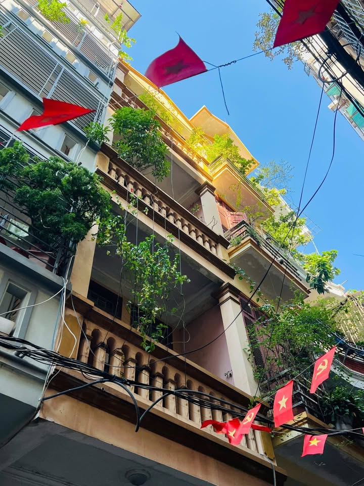 Nhà Phân Lô Nghĩa Tân 44m² giá 19.8 tỷ - Ô tô tránh, Kinh doanh lý tưởng!