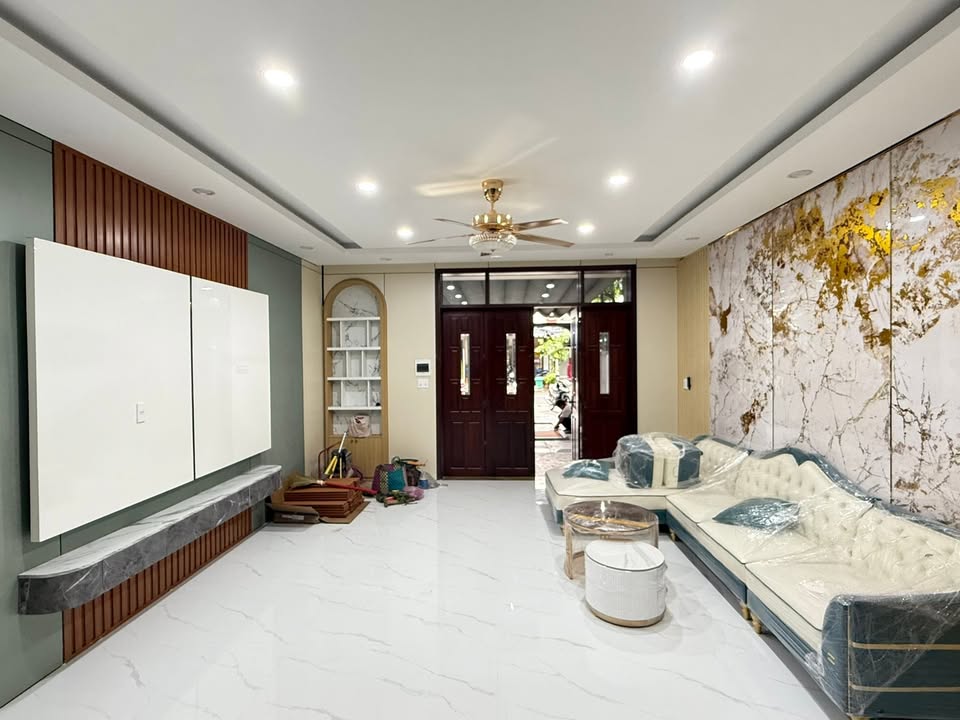 Bán nhà 3 tầng đường Hoàng Đình Ái, Đà Nẵng 120m² giá 7 tỷ - Nội thất đầy đủ, chỉ việc vào ở!