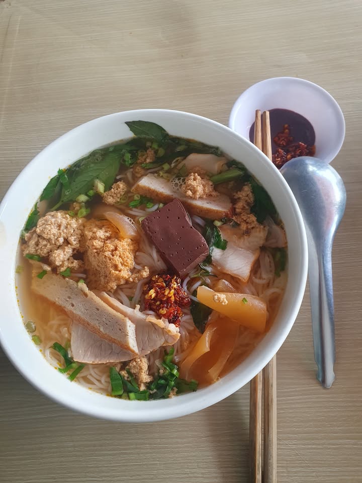 Đất nền Phú Quốc 2000m² giá chỉ 10 tỷ - Sổ đỏ chính chủ, vị trí đẹp!