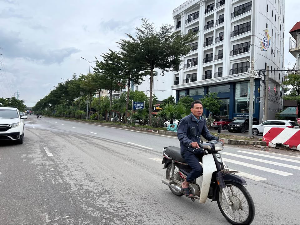 Nhà phố Văn Tiến Dũng 50m² giá 105 tỷ - Ô tô đỗ cửa, thuận tiện kinh doanh!