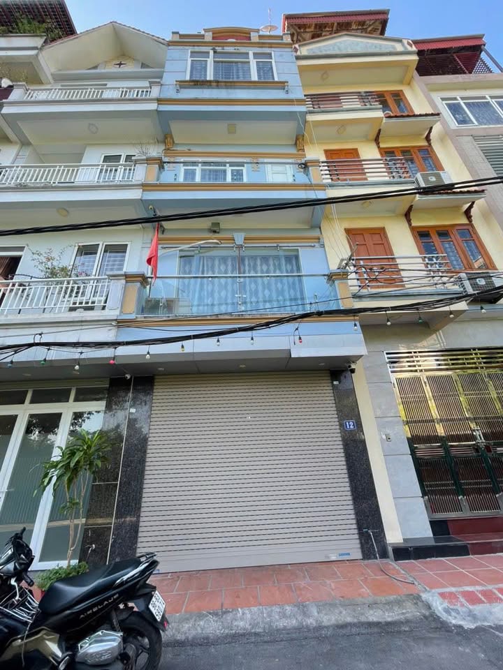 Nhà nguyên căn Ngọc Thụy, 40m² giá 12 triệu - Thiết kế hợp lý, ô tô vào tận nơi!