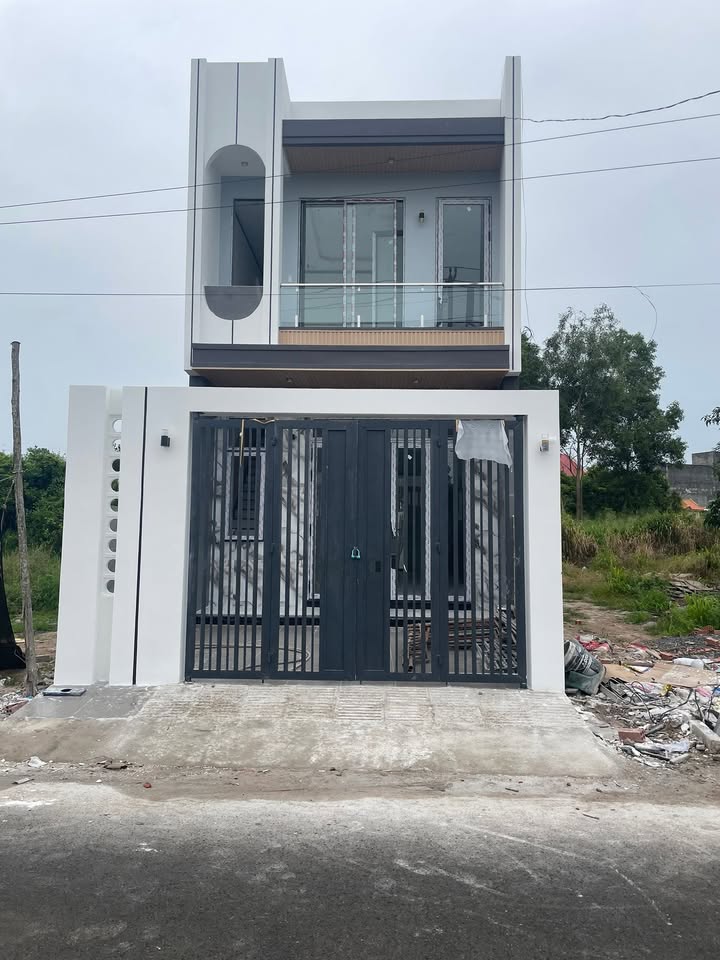 Nhà 1 trệt 1 lầu Đường Lê Thánh Tông Đất Đỏ 94m² giá 2.39 tỷ - Gần biển Phước Hải!