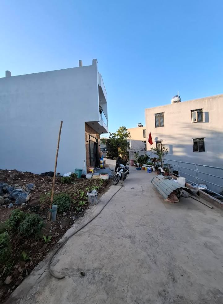 Đất nền 63m² tại Hà Trung, Hạ Long - Giá chỉ 1.2 tỷ, sẵn sàng xây dựng!