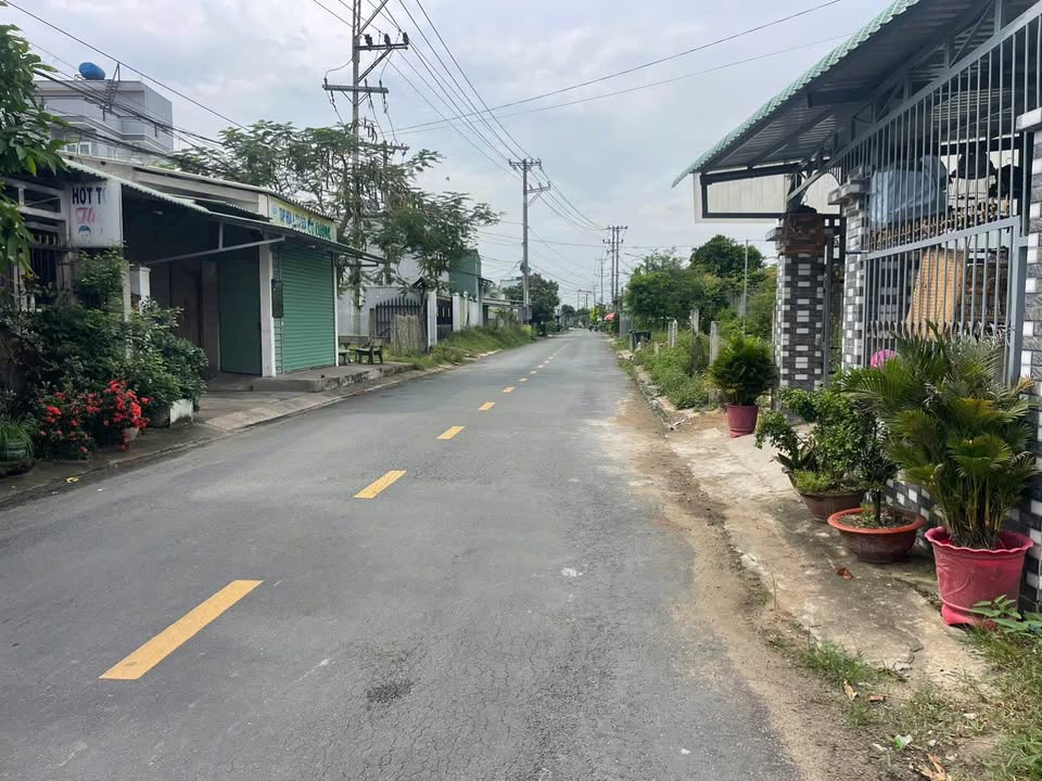 Đất nền 843m² mặt tiền đường Long Bình, Bến Lức giá 4,5 tỷ - Vị trí kinh doanh lý tưởng!