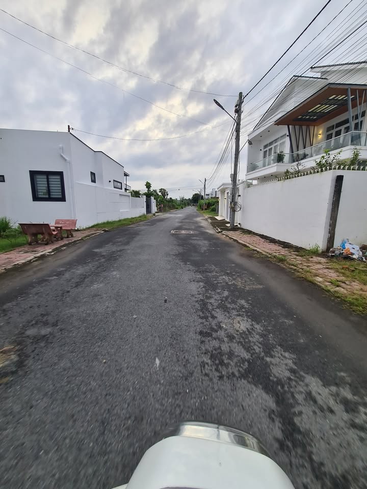 Đất mặt tiền Ngô Quốc Trị 150m² giá 1 tỷ - Góc 2 mặt tiền tiềm năng!