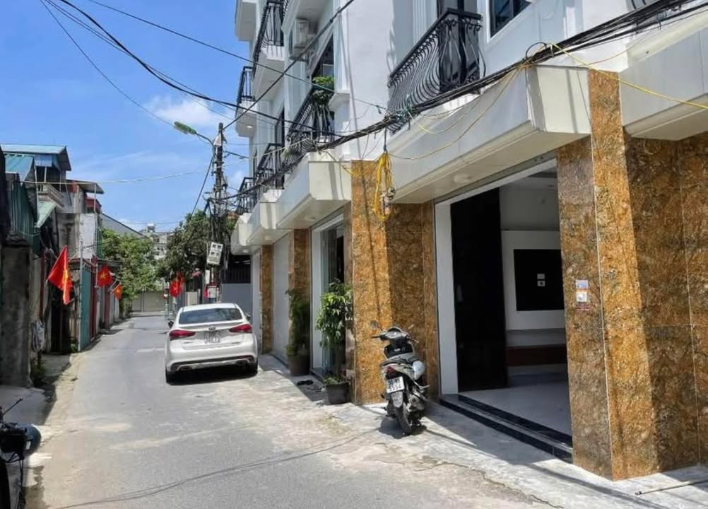 Nhà 5 tầng ô tô đỗ cổng tại Liên Mạc, Bắc Từ Liêm - Giá chỉ 5 tỷ!