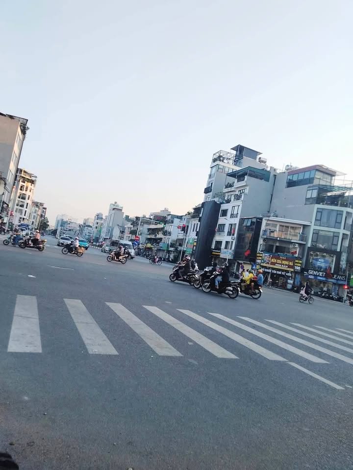 Cho thuê nhà mặt phố Ngọc Lâm 60m² giá thỏa thuận - Thiết kế thông sàn hiện đại!