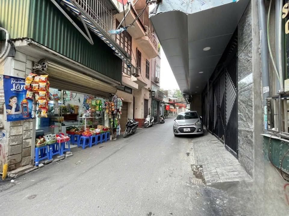 Bán gấp lô góc mặt tiền Đội Cấn 46m² giá 10.6 tỷ - Kinh doanh sầm uất!