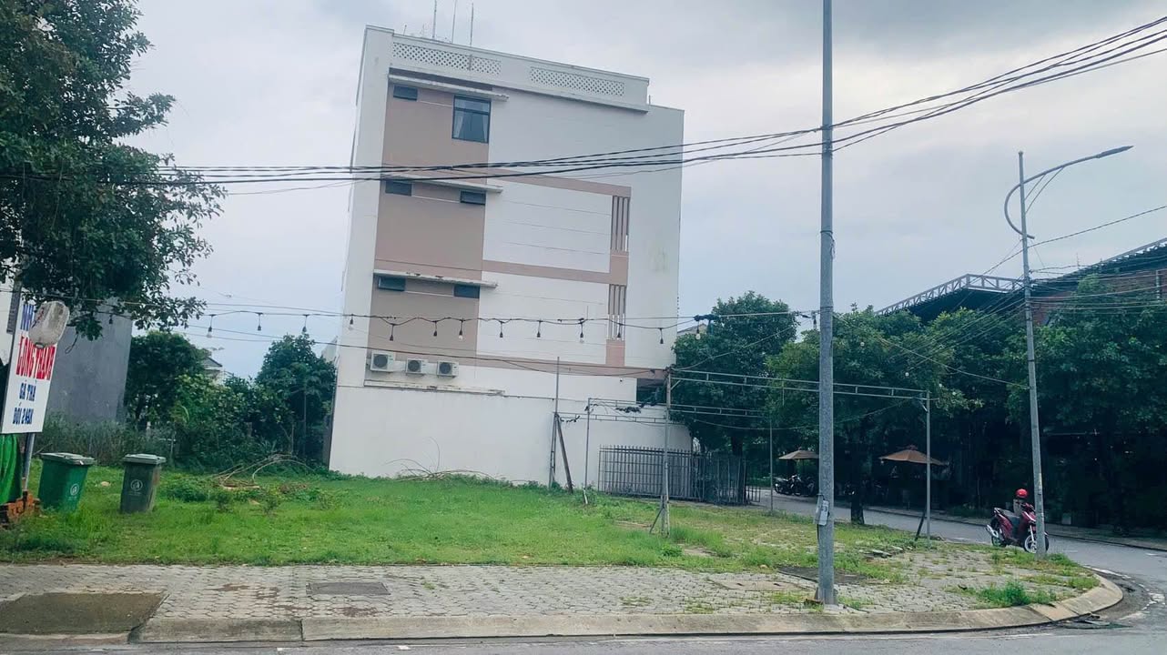 Đất cho thuê góc đường Lạc Long Quân, Quảng Ngãi 336m² - Phù hợp kinh doanh đa dạng!