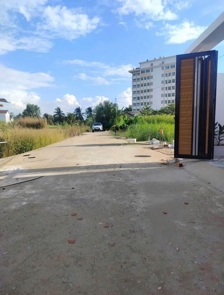 Đất nền Bến Tre - Hẻm Hương Biển 104m² giá 700 triệu - Cơ hội đầu tư hiếm có!