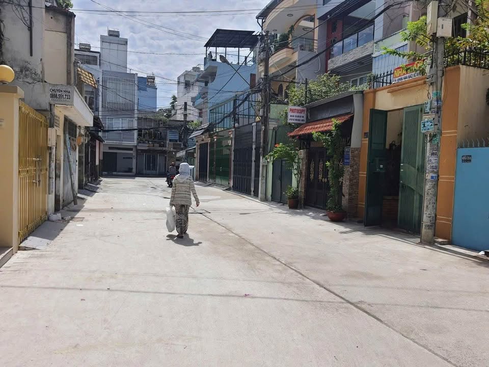 Nhà phố hẻm 2 xe tránh CMT8 Quận 10, 80m² giá 15 tỷ - Tiện ích đầy đủ ngay trung tâm!