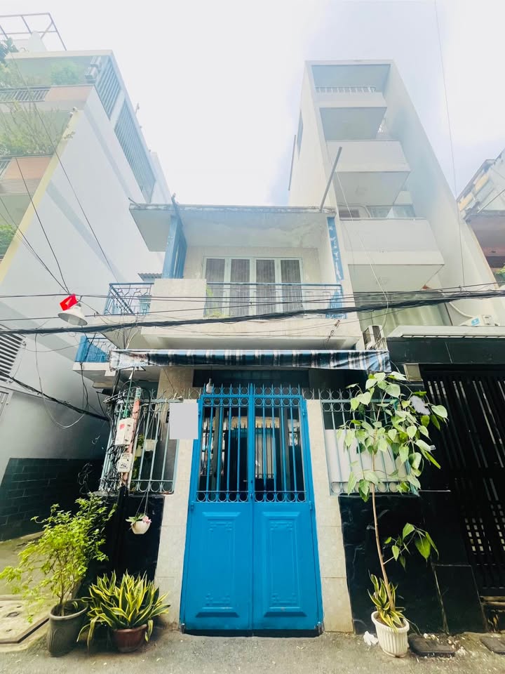 Nhà phố quận 3 35m² giá 9.5 tỷ - Kinh doanh sầm uất, hẻm nhựa xe hơi