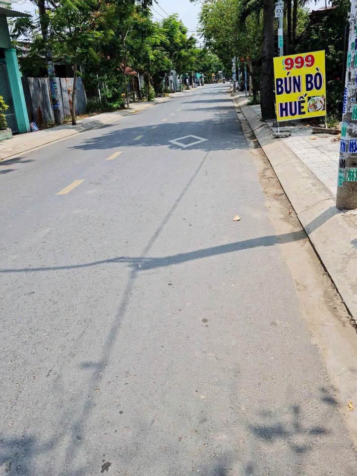 Bán xưởng 2 mặt tiền đường Xuân Thới Thượng 360m² giá 13.5 tỷ - Cơ hội đầu tư tuyệt vời!