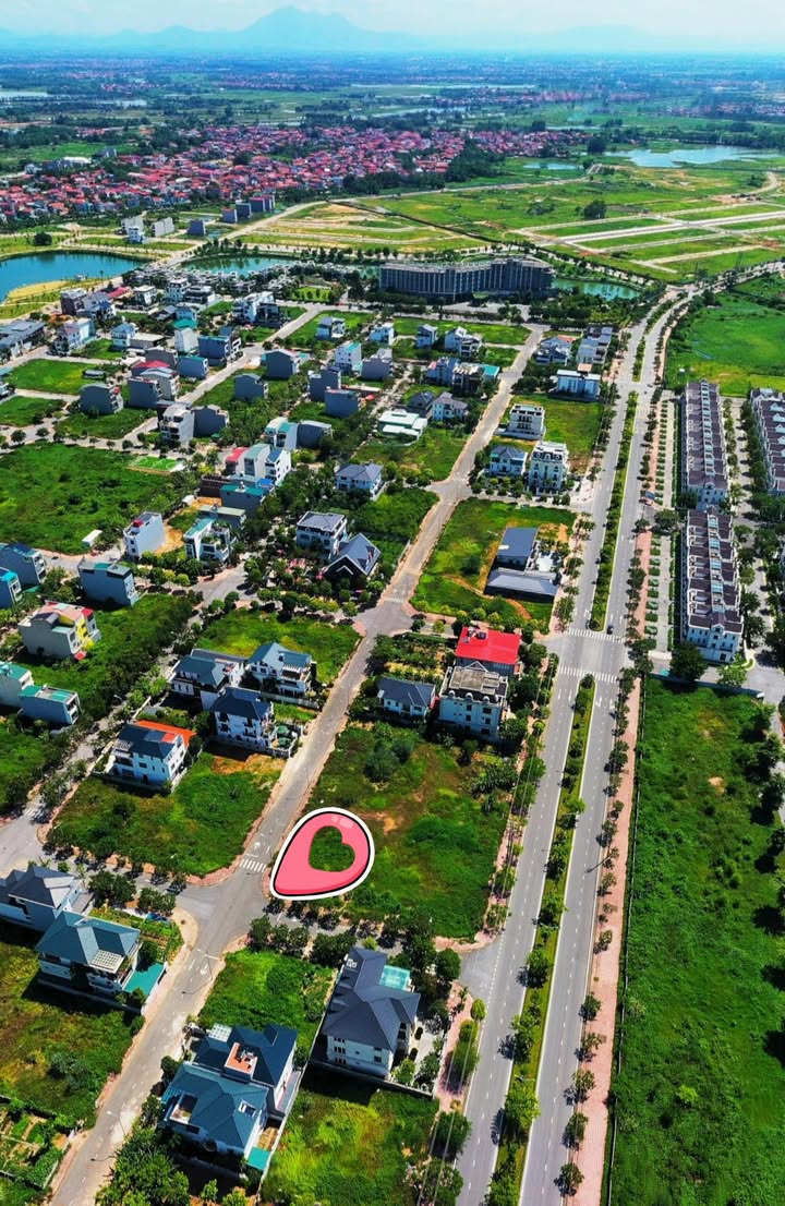 Đất nền góc 279m² Đinh Tiên Hoàng, Vĩnh Yên - Giá 11 tỷ, đầu tư ngay!