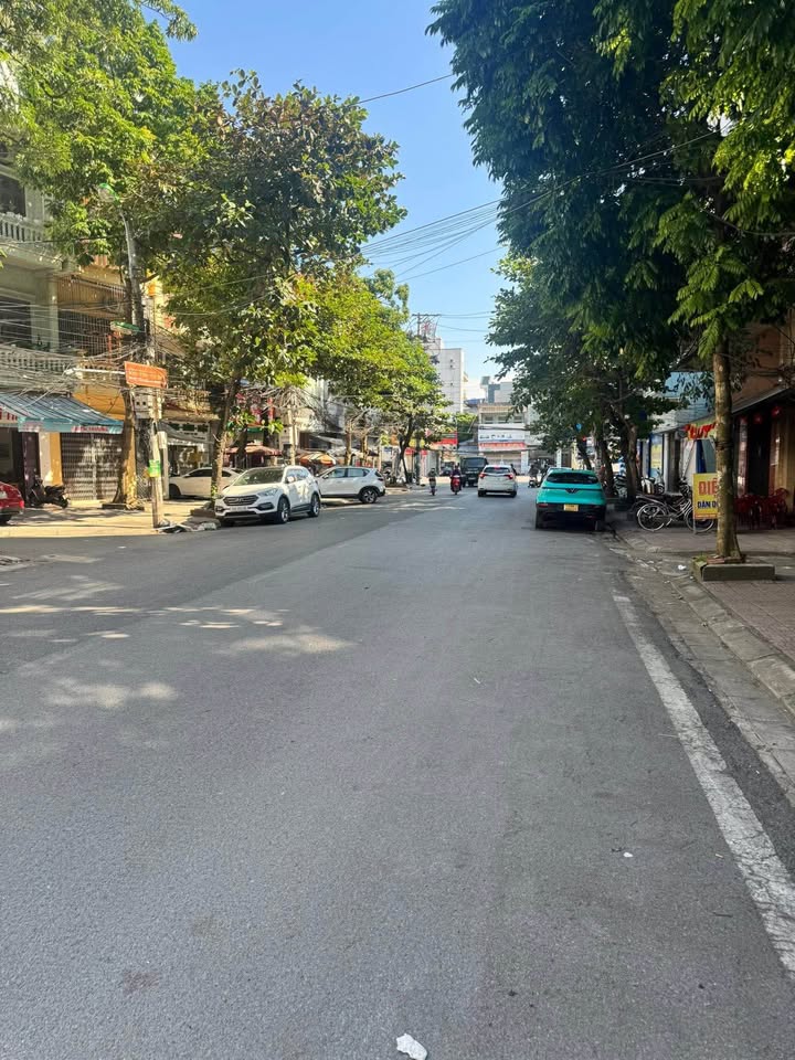 Nhà mặt đường Nguyễn Đức Thuận Nam Định 140m² giá 11.8 tỷ - Kinh doanh sầm uất!