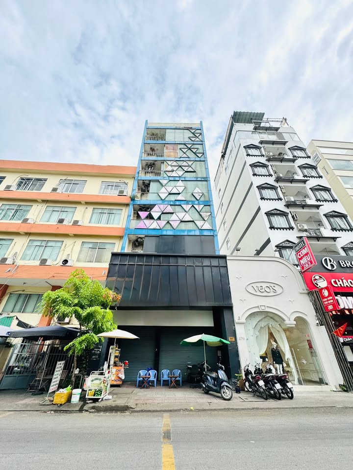 Cho thuê tòa nhà mặt tiền Nguyễn Trãi Q1 - Diện tích 128m², giá tốt cho kinh doanh!