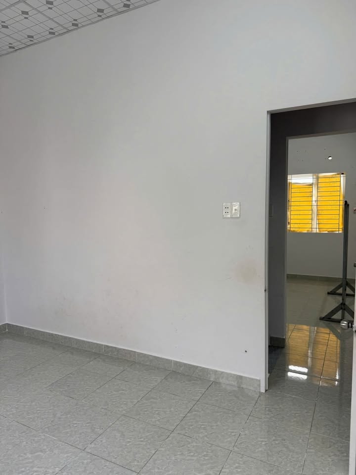 Nhà cho thuê 1 trệt 1 lầu tại Vĩnh Long - Giá 5 triệu/tháng, tiện nghi đầy đủ!