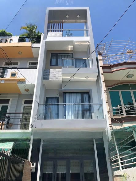 Nhà mặt tiền đường Hoa Đào, Phú Nhuận 90m² giá 20 triệu - Địa điểm kinh doanh lý tưởng!