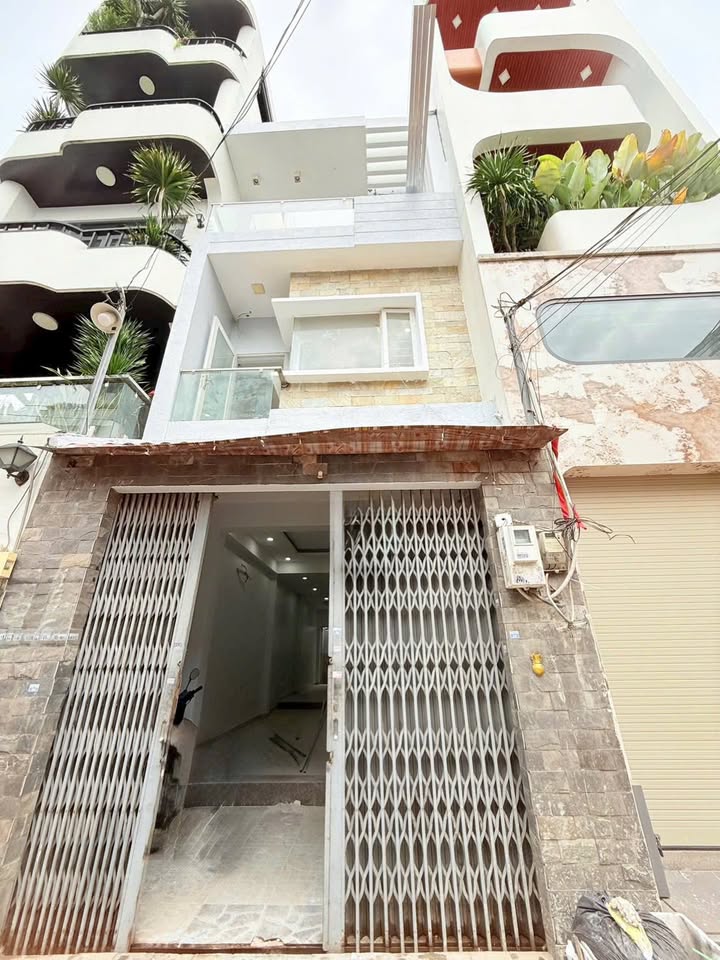 Nhà cho thuê tại Bình Tân 64m² giá 11.5 triệu - Phù hợp cho gia đình lớn!