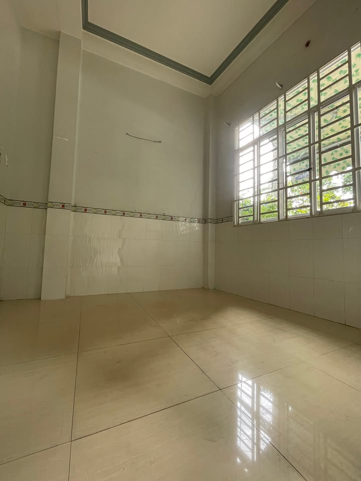 Nhà cho thuê tại Bình Khánh, Long Xuyên 70m² chỉ 4 triệu/tháng - View sông thoáng mát!